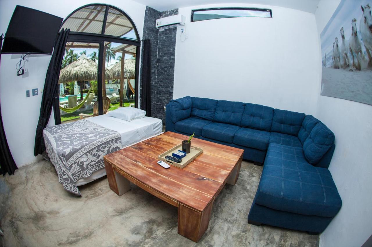 Show Pony Beach Resort And Suites Las Lajas  Exterior foto